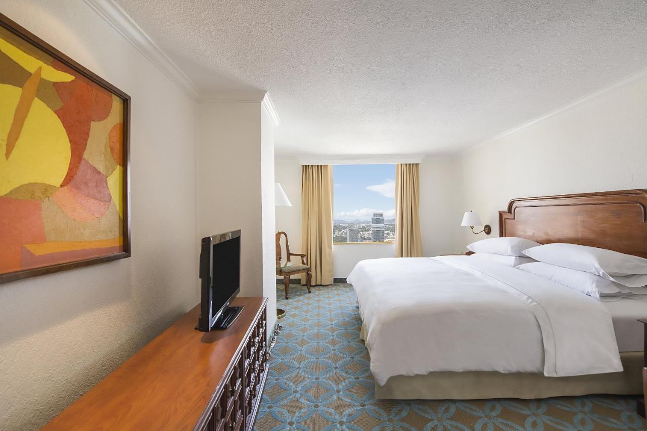 Fiesta Americana Reforma Mexico City Ngoại thất bức ảnh A guest room at the Hilton San Francisco
