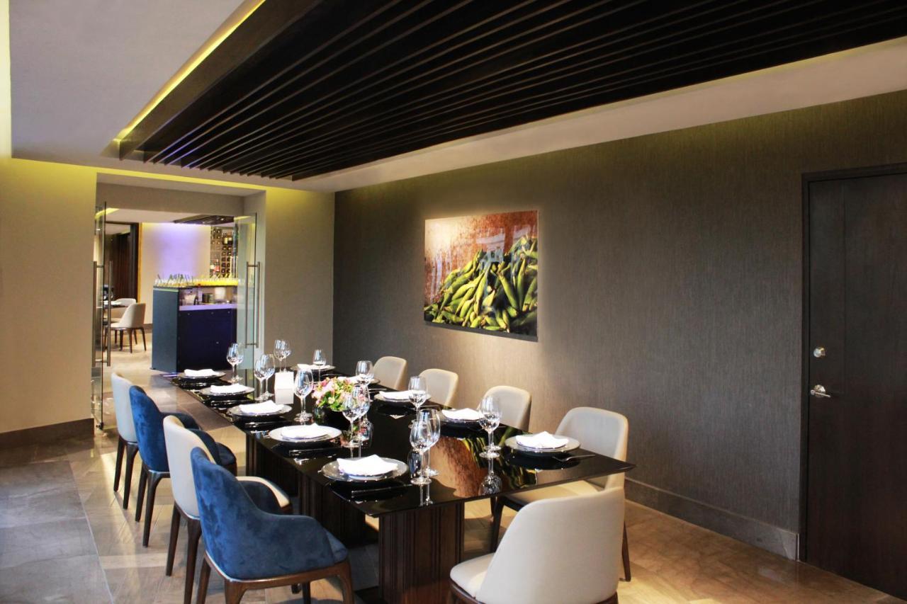 Fiesta Americana Reforma Mexico City Ngoại thất bức ảnh A private dining room at the restaurant