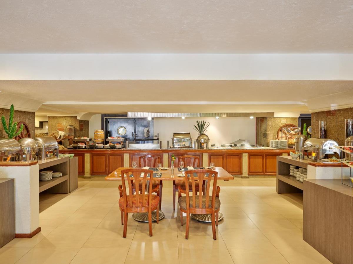 Fiesta Americana Reforma Mexico City Ngoại thất bức ảnh The buffet at the hotel