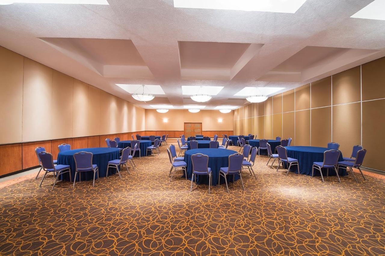 Fiesta Americana Reforma Mexico City Ngoại thất bức ảnh A meeting room at the hotel