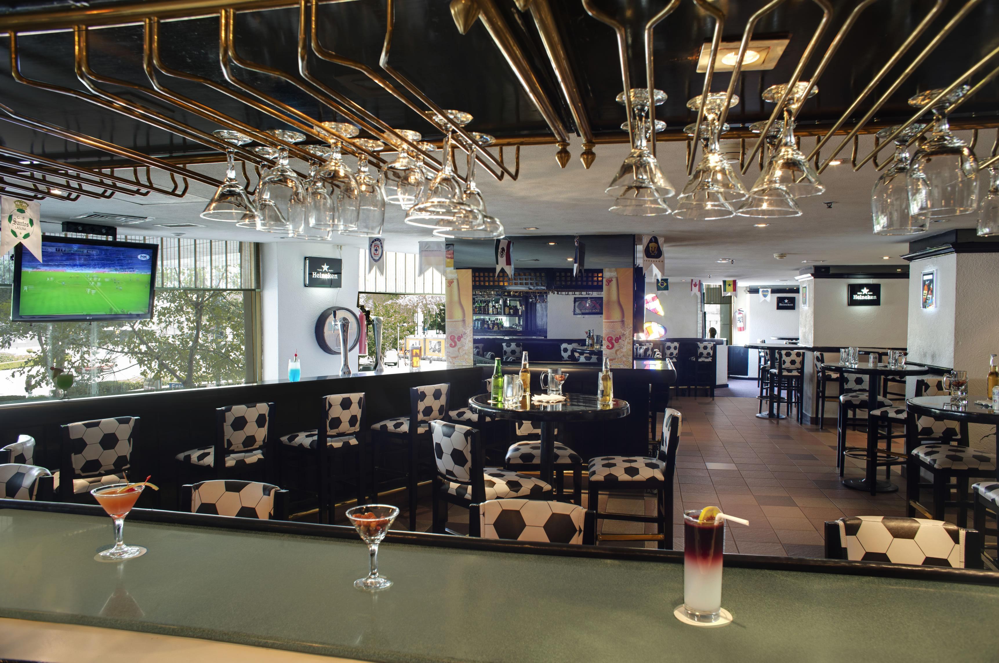 Fiesta Americana Reforma Mexico City Ngoại thất bức ảnh The interior of the bar